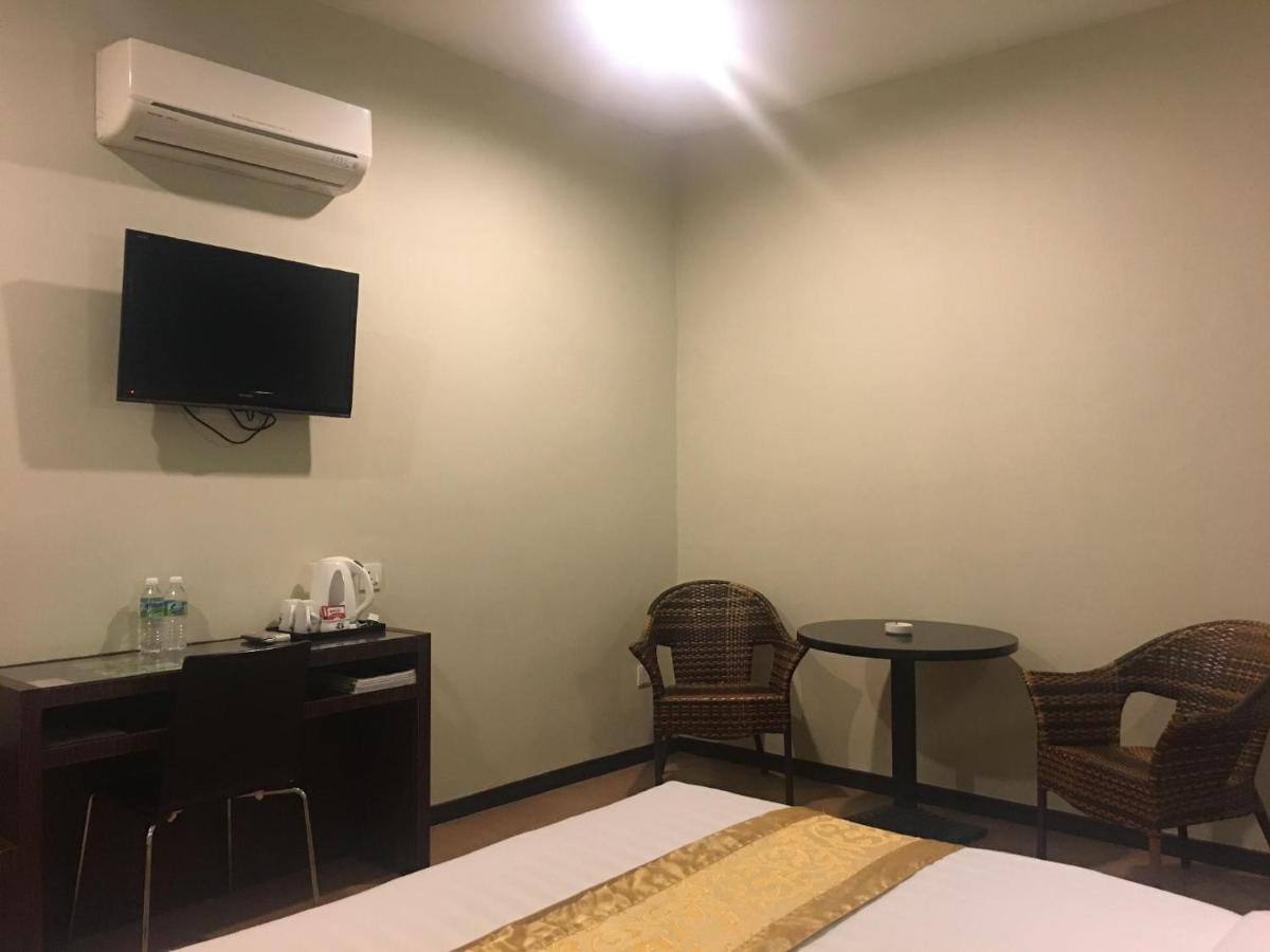 Hotel Zamburger Skudai Dış mekan fotoğraf