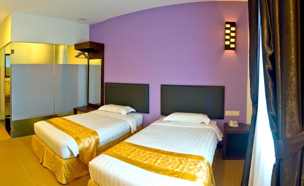 Hotel Zamburger Skudai Oda fotoğraf