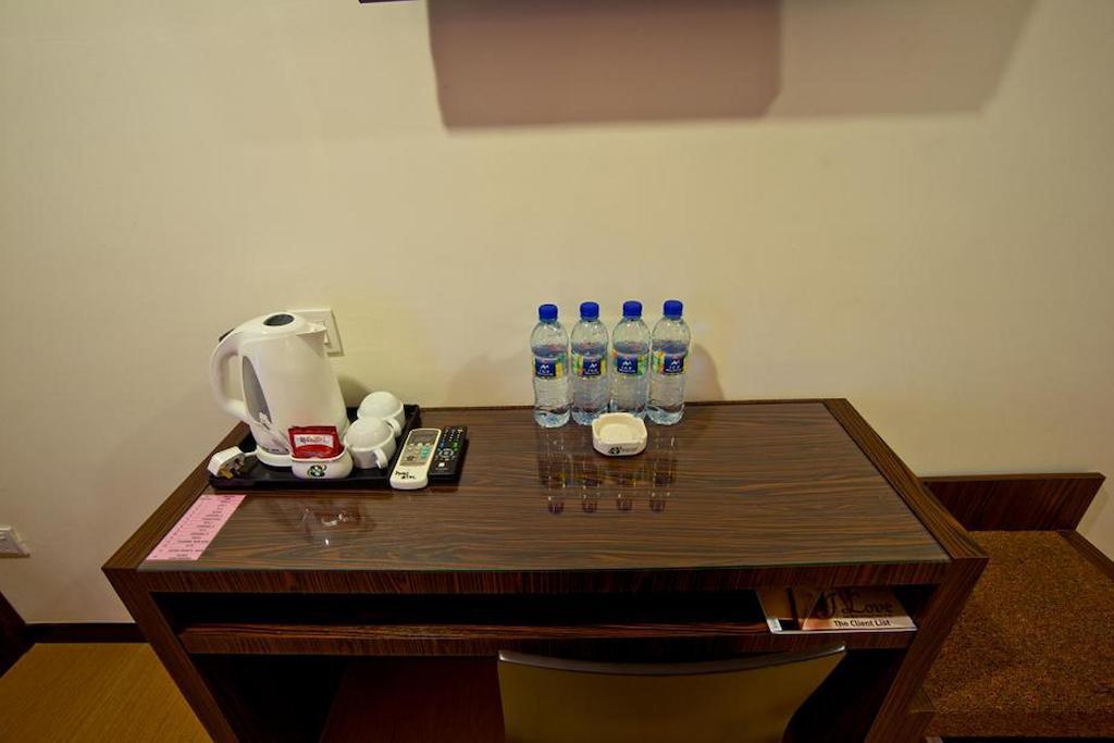 Hotel Zamburger Skudai Oda fotoğraf