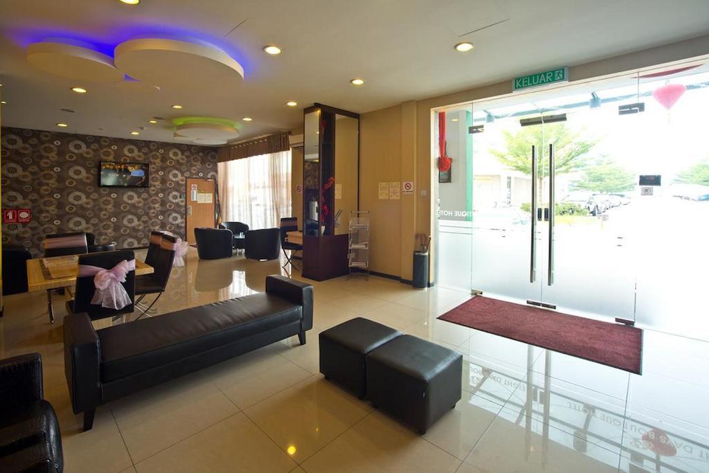 Hotel Zamburger Skudai Dış mekan fotoğraf